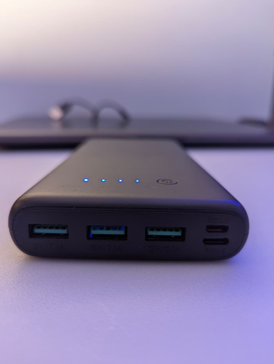 Power Bank 36,800mAh (136.16Wh)