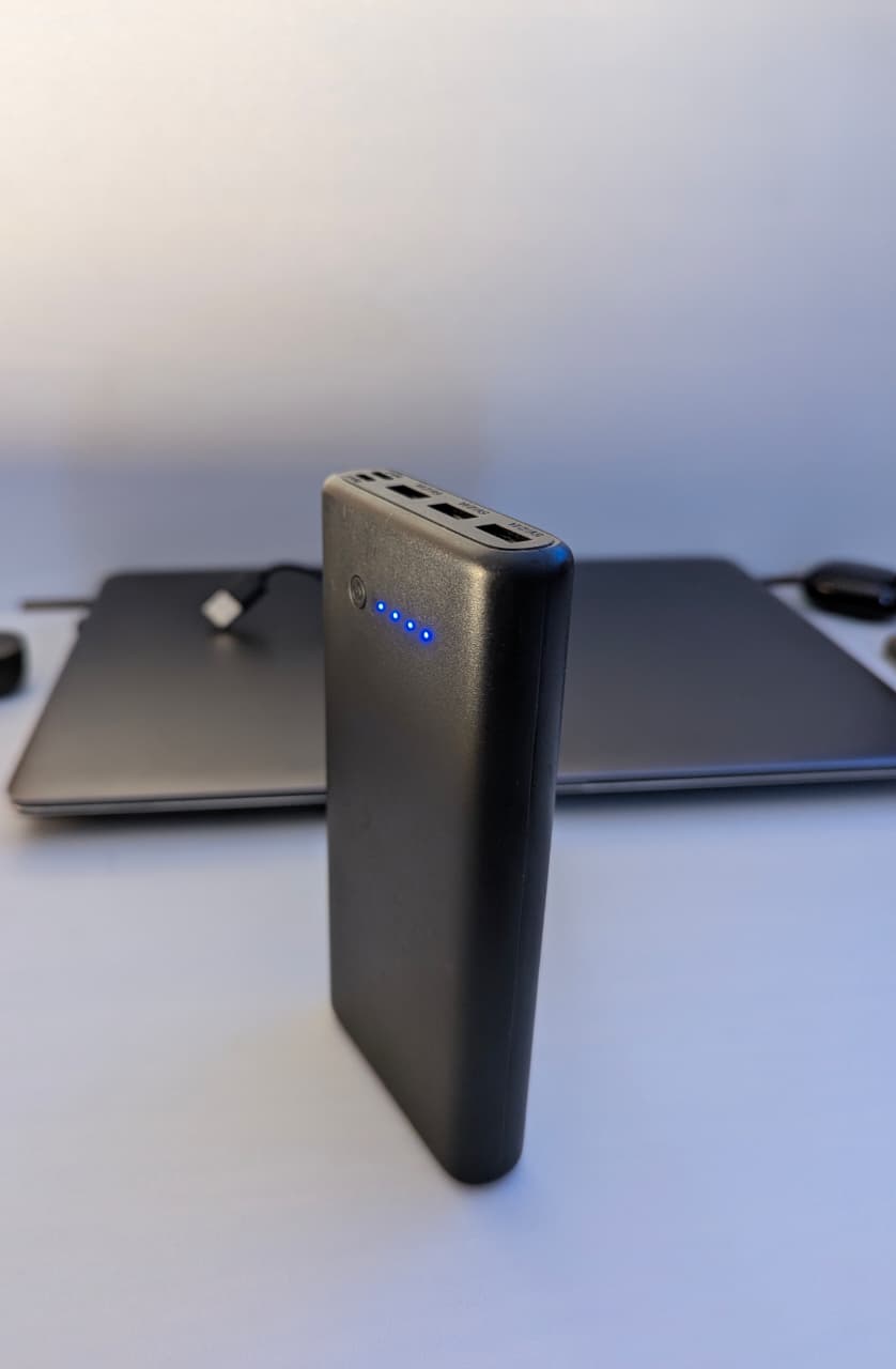 Power Bank 36,800mAh (136.16Wh)